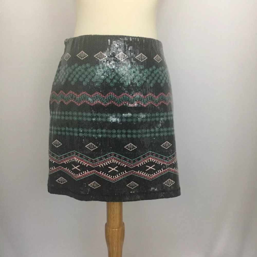 Chelsea and Violet Black Sequin Azetec size M #A6